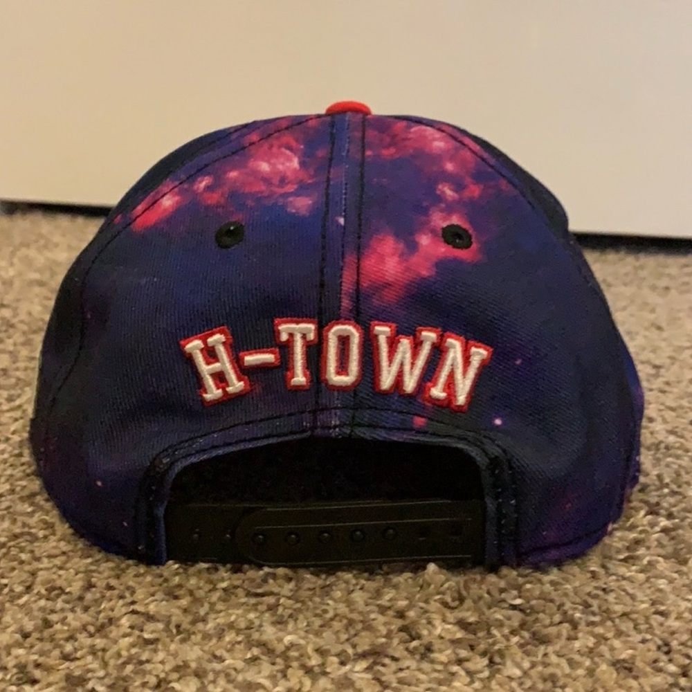 Space-Themed Cap with Houston Rockets Design - Picture 3 of 4
